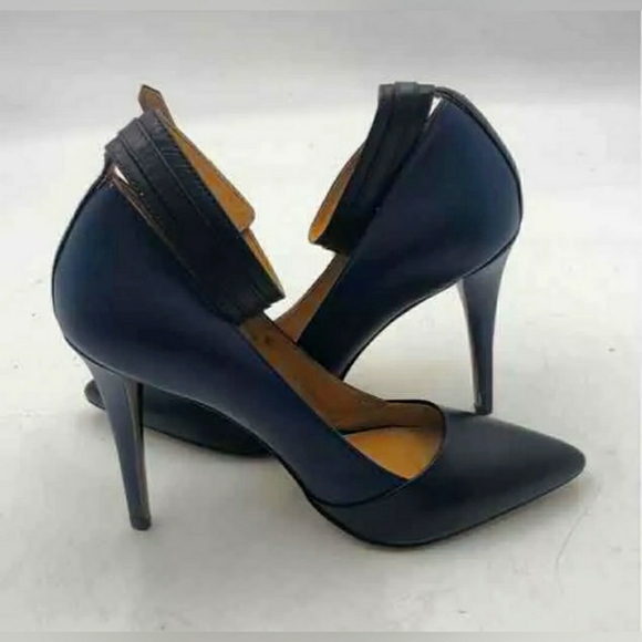 Like NEW Coach Designer Blue Black Pointed Toe Stiletto Pump Heels Size 6B - Picture 9 of 11